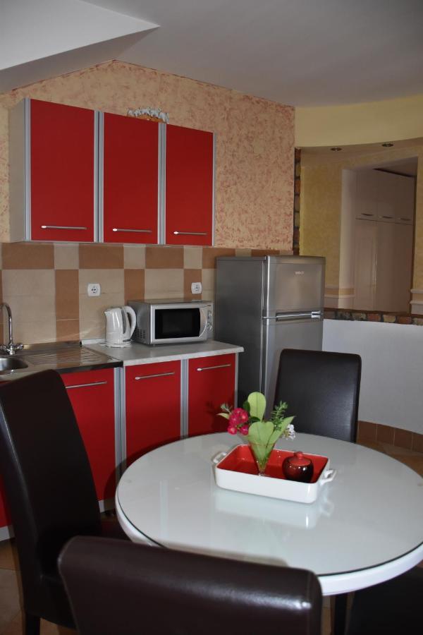 Apartments Scepanovic Tivat Buitenkant foto