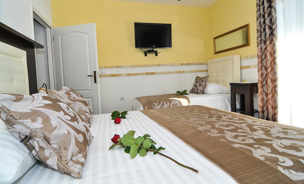 Apartments Scepanovic Tivat Buitenkant foto