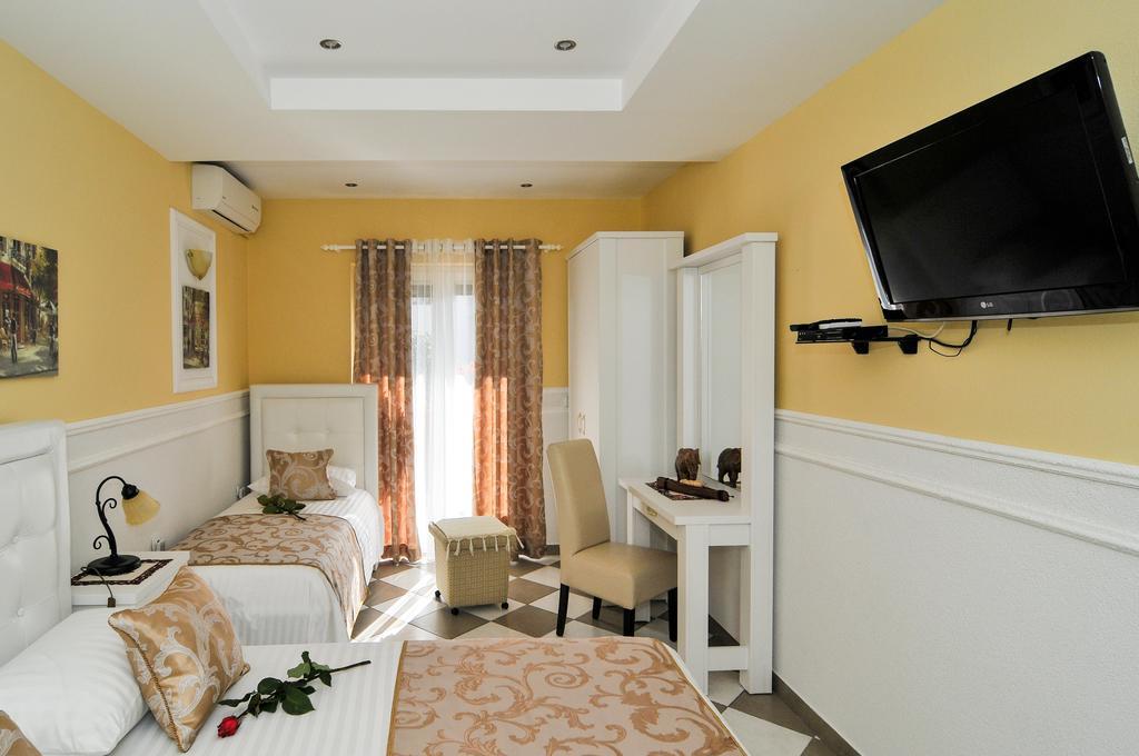 Apartments Scepanovic Tivat Buitenkant foto