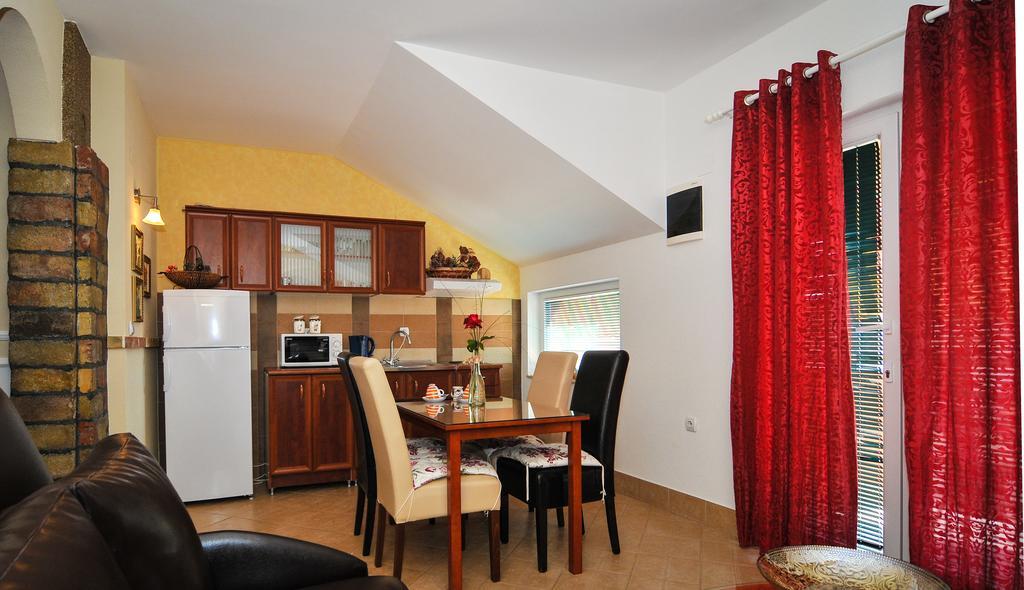 Apartments Scepanovic Tivat Buitenkant foto