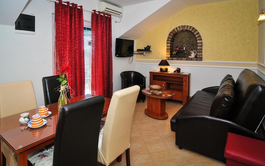 Apartments Scepanovic Tivat Buitenkant foto
