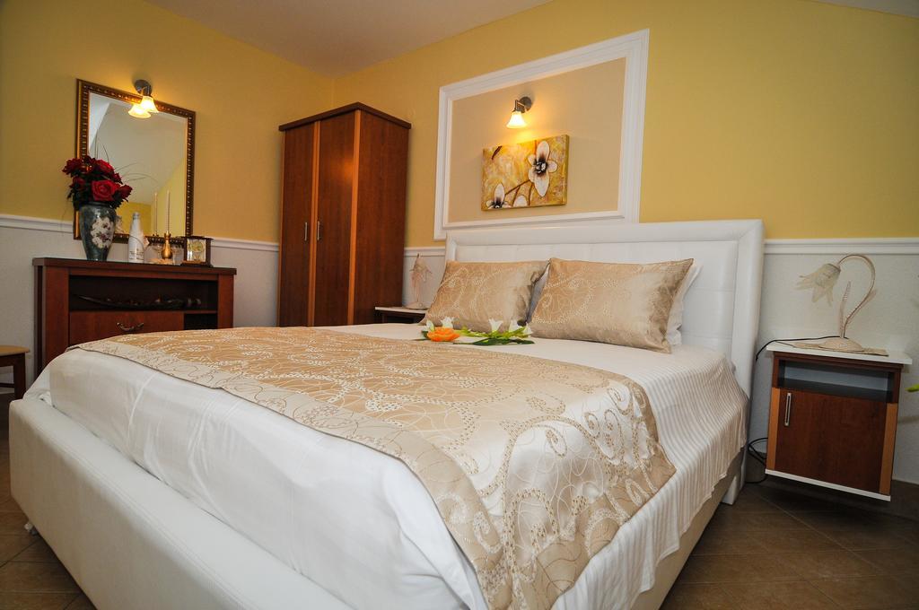 Apartments Scepanovic Tivat Buitenkant foto